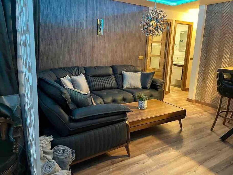New Luxury 3-Bedroom Apartment Ségovie Extérieur photo